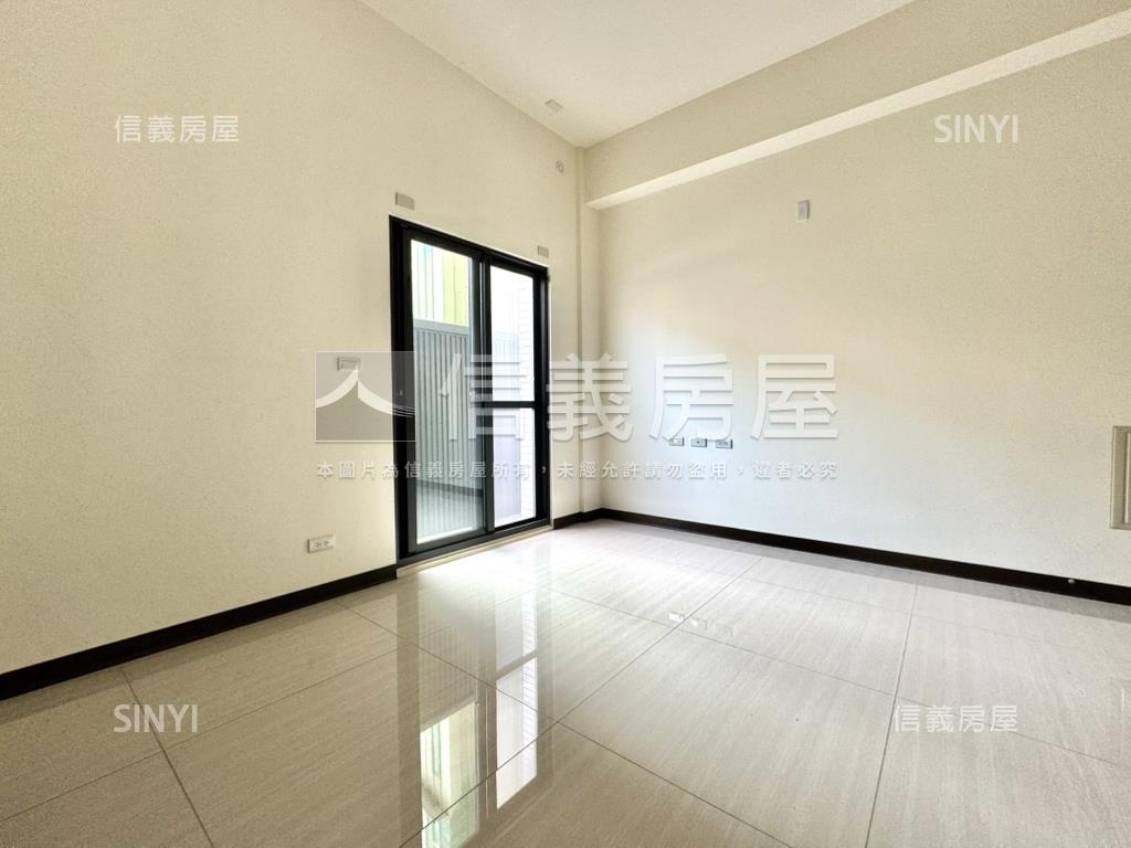 清泉崗全新未住精美別墅房屋室內格局與周邊環境