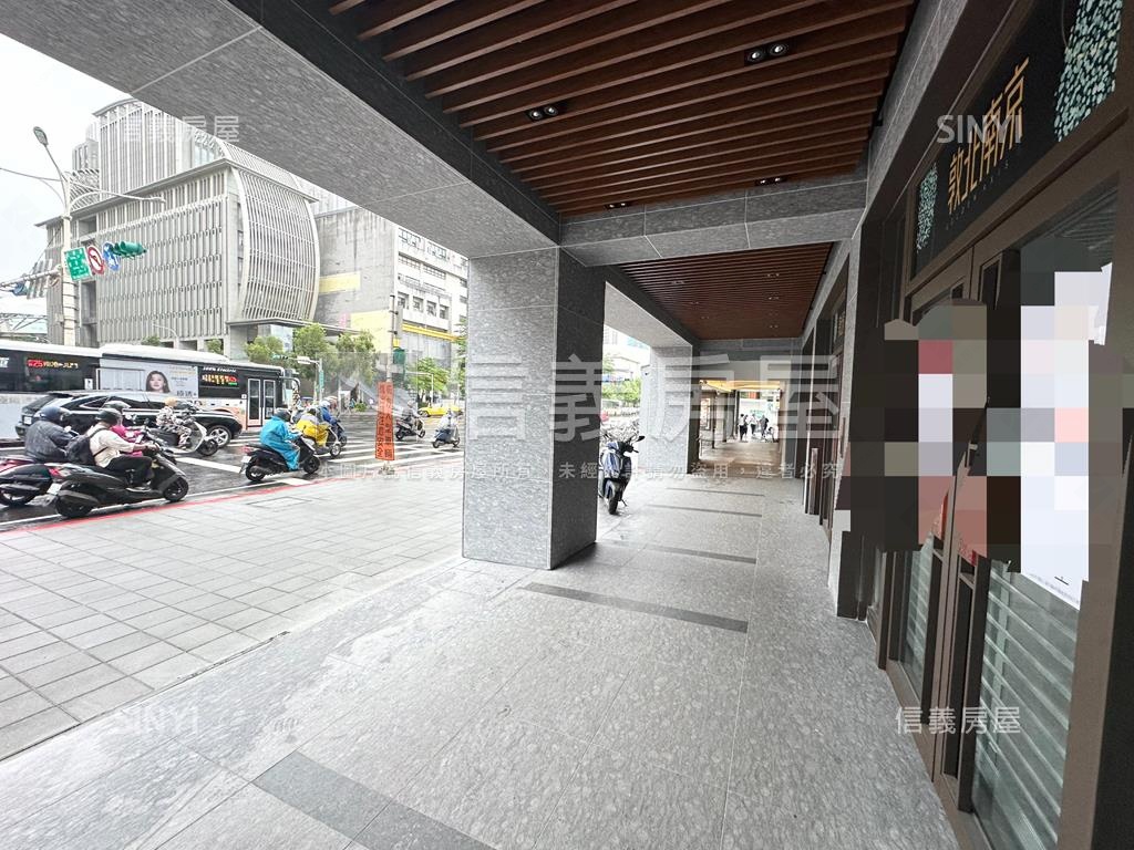 敦北南京臨路小巨蛋旁店面房屋室內格局與周邊環境