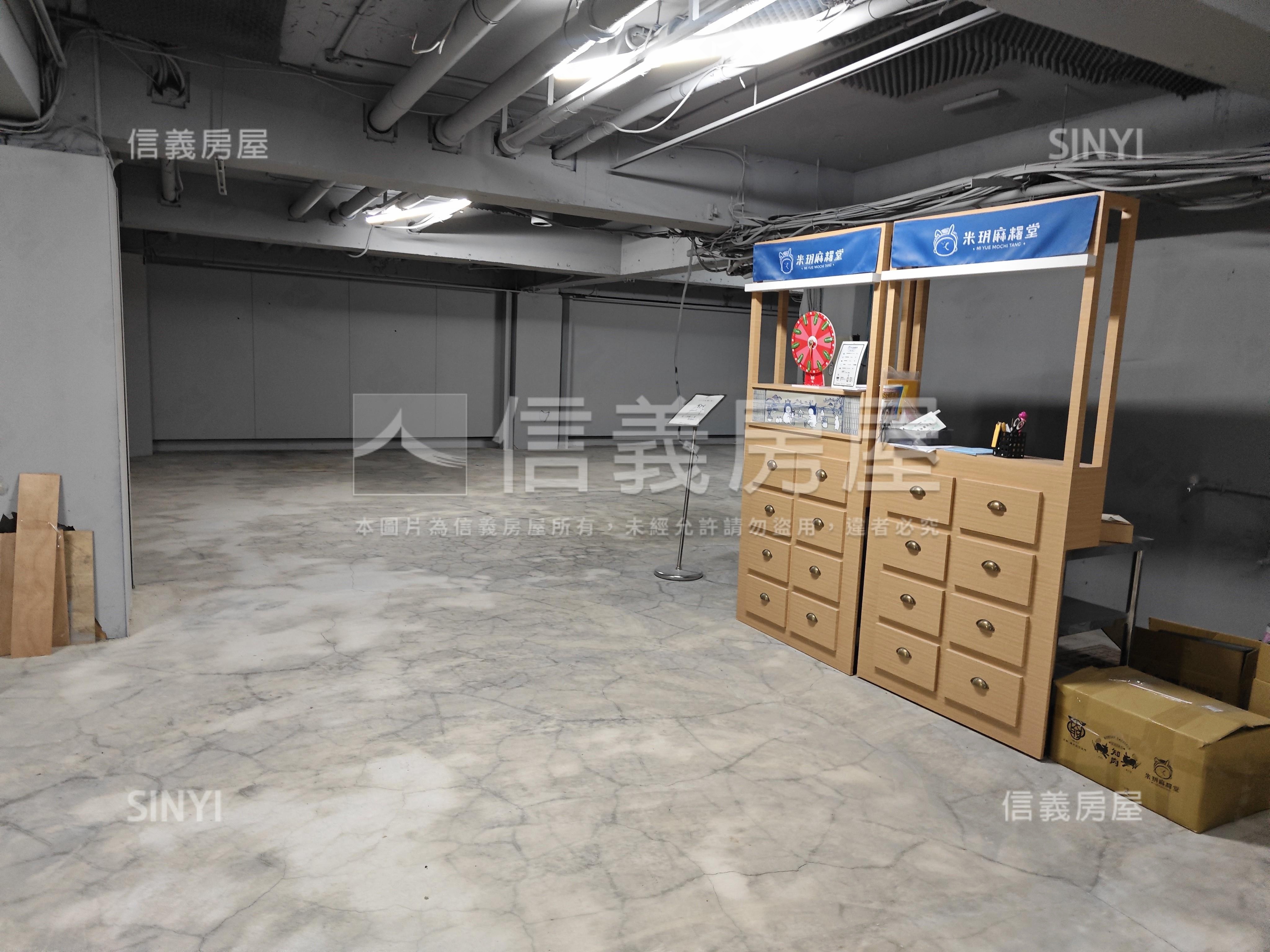 東區大安路角間金店房屋室內格局與周邊環境