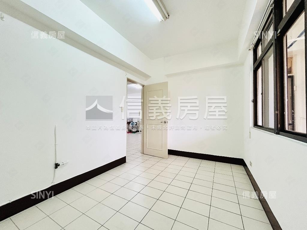 捷運公園３房前後陽台房屋室內格局與周邊環境