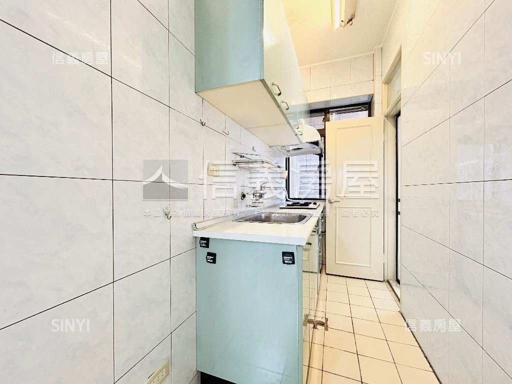 捷運公園３房前後陽台房屋室內格局與周邊環境