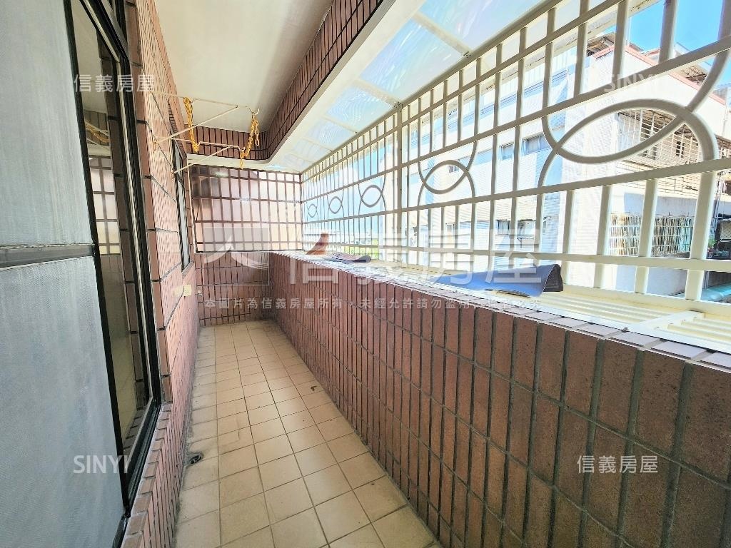 捷運公園３房前後陽台房屋室內格局與周邊環境