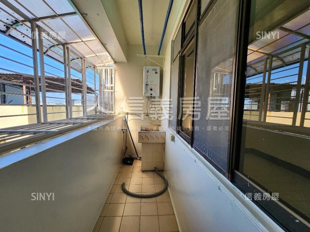 捷運公園３房前後陽台房屋室內格局與周邊環境