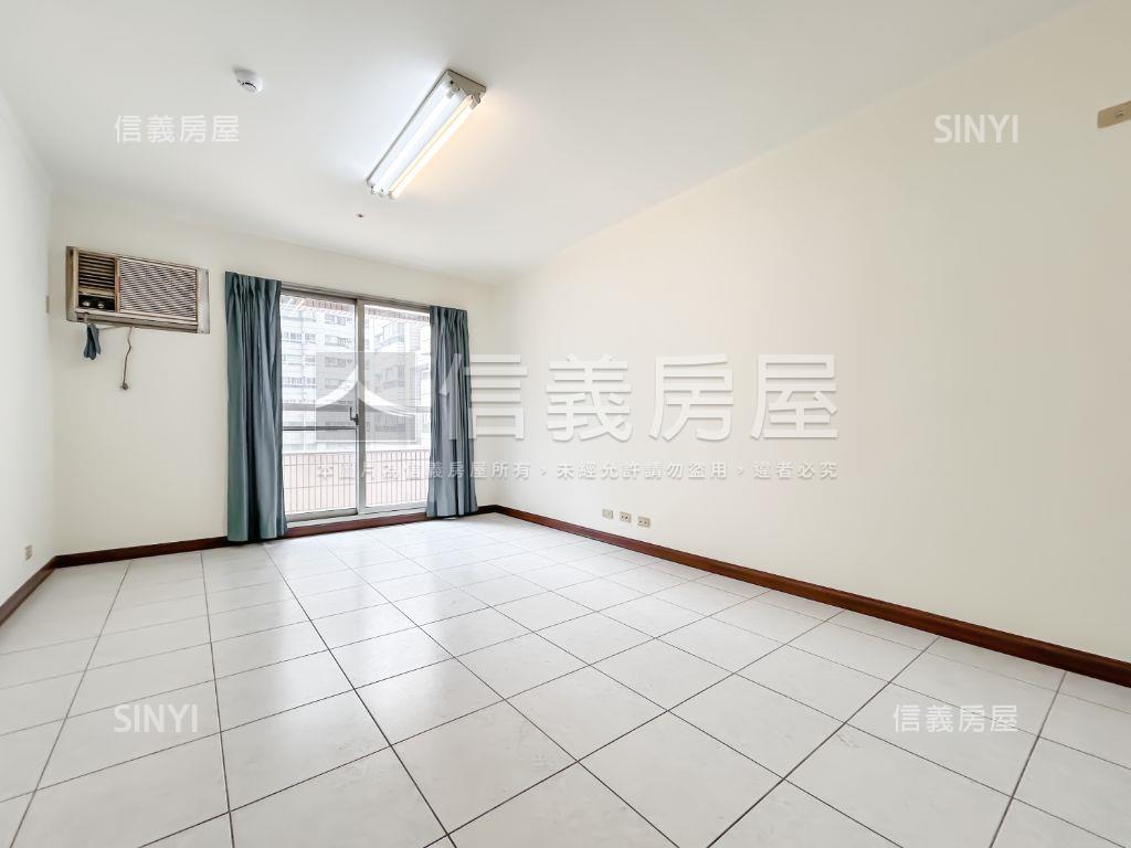 稀有邊間登峰天廈三房車位房屋室內格局與周邊環境