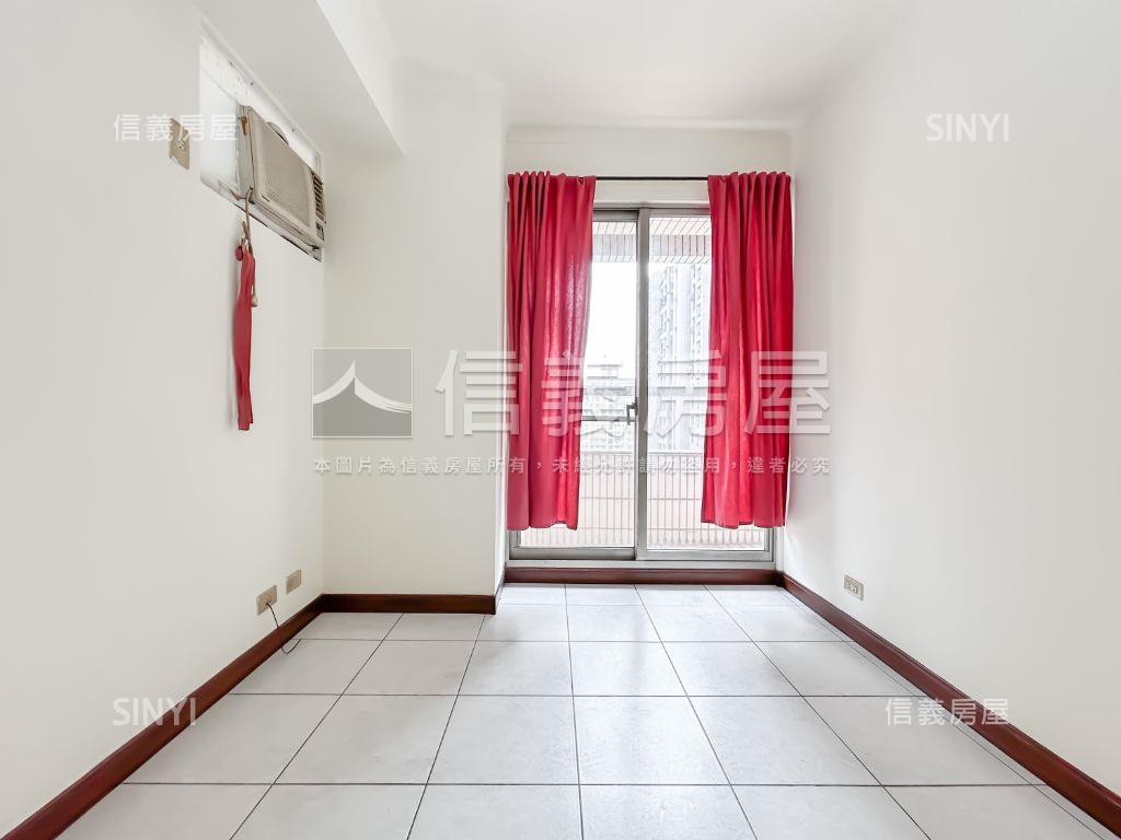 稀有邊間登峰天廈三房車位房屋室內格局與周邊環境