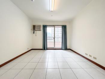 稀有邊間登峰天廈三房車位