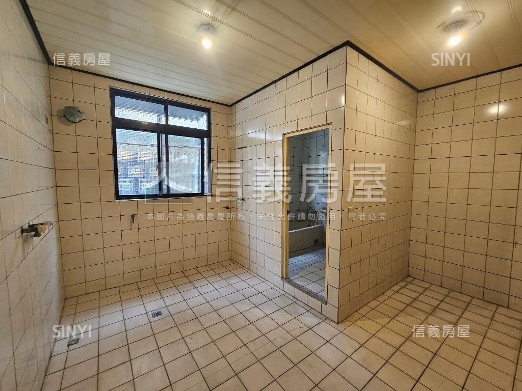 僑孝街活路透天房屋室內格局與周邊環境