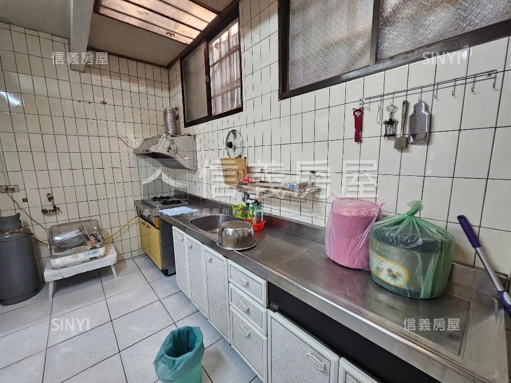 僑孝街活路透天房屋室內格局與周邊環境
