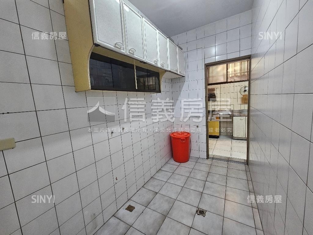 僑孝街活路透天房屋室內格局與周邊環境