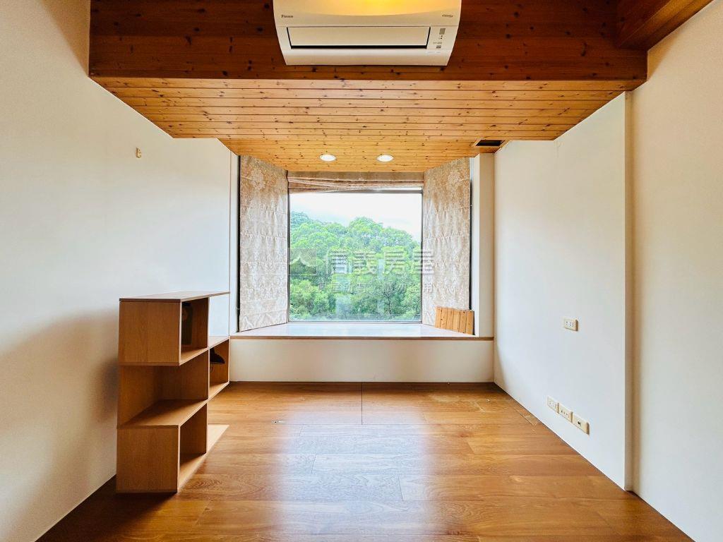 詩畫城堡景觀三房平面車位房屋室內格局與周邊環境