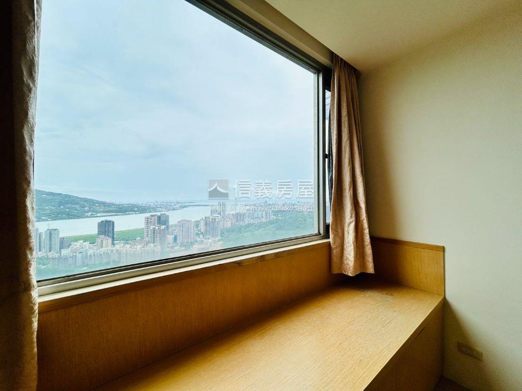 詩畫城堡景觀三房平面車位房屋室內格局與周邊環境