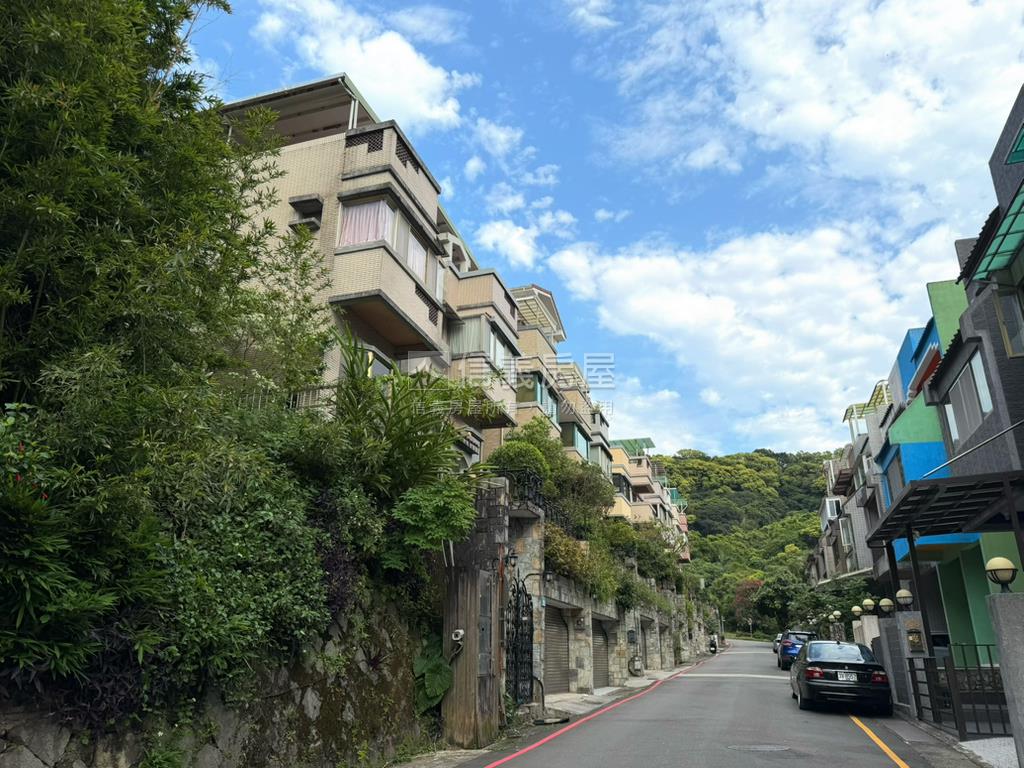 詩畫城堡景觀三房平面車位房屋室內格局與周邊環境