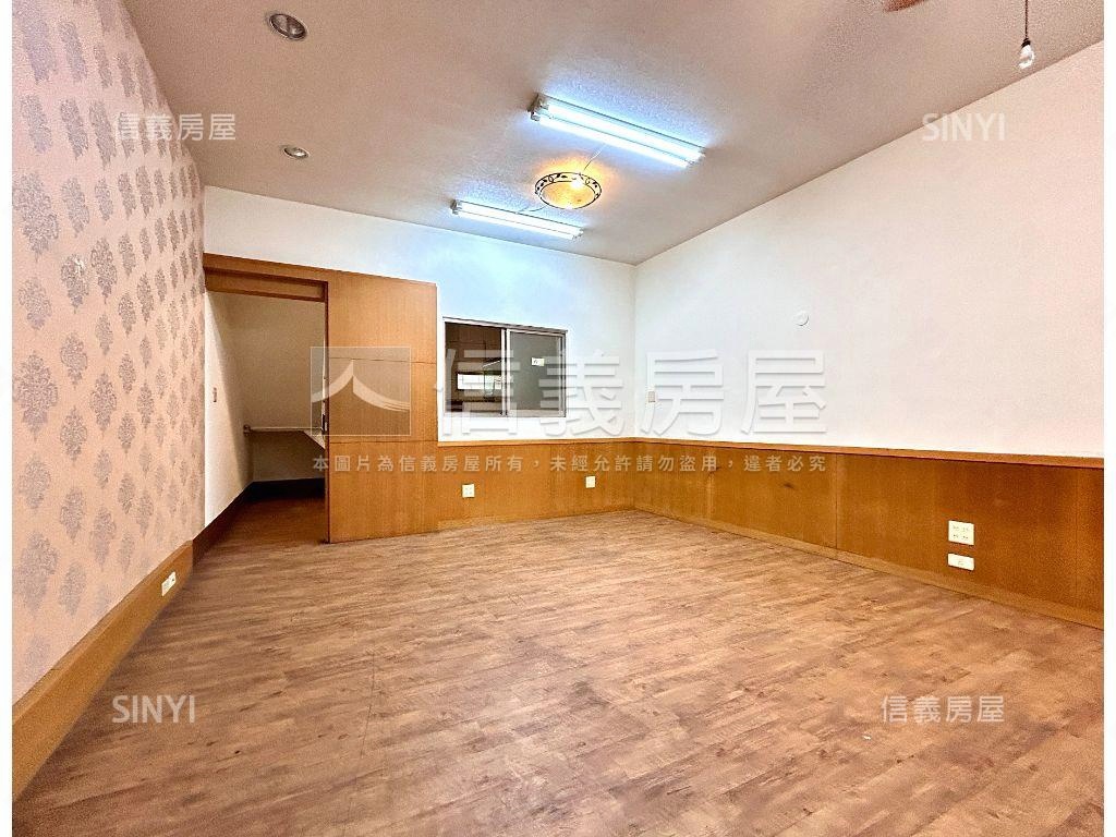 近科工館雙鐵前路後巷透店房屋室內格局與周邊環境