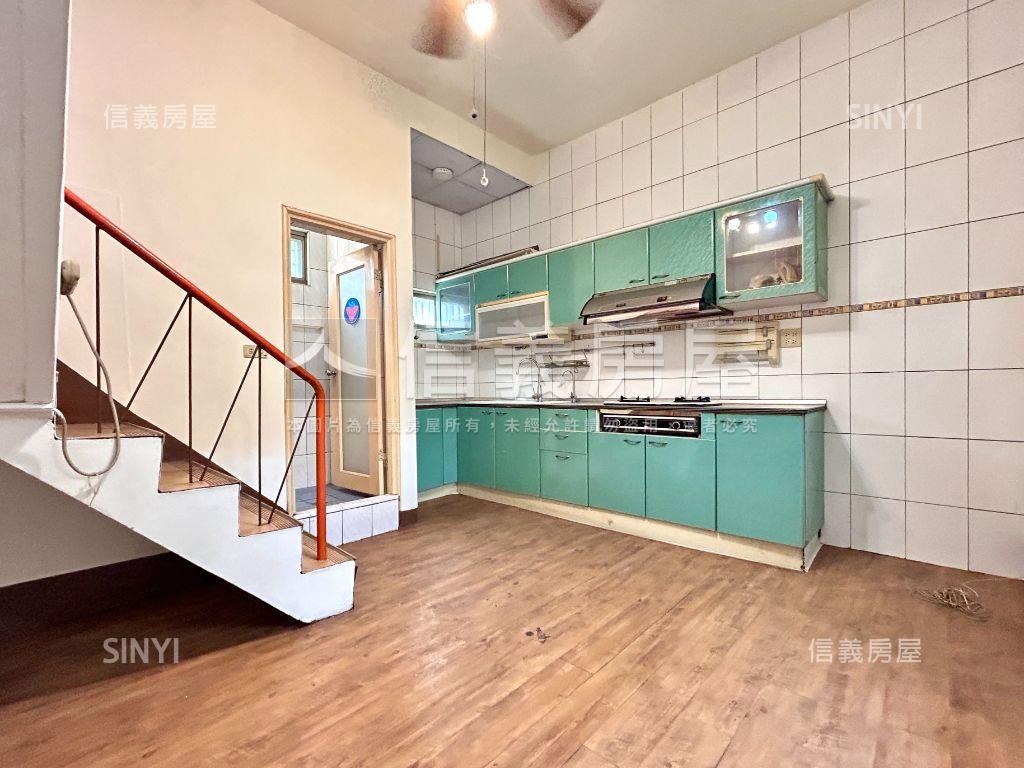 近科工館雙鐵前路後巷透店房屋室內格局與周邊環境