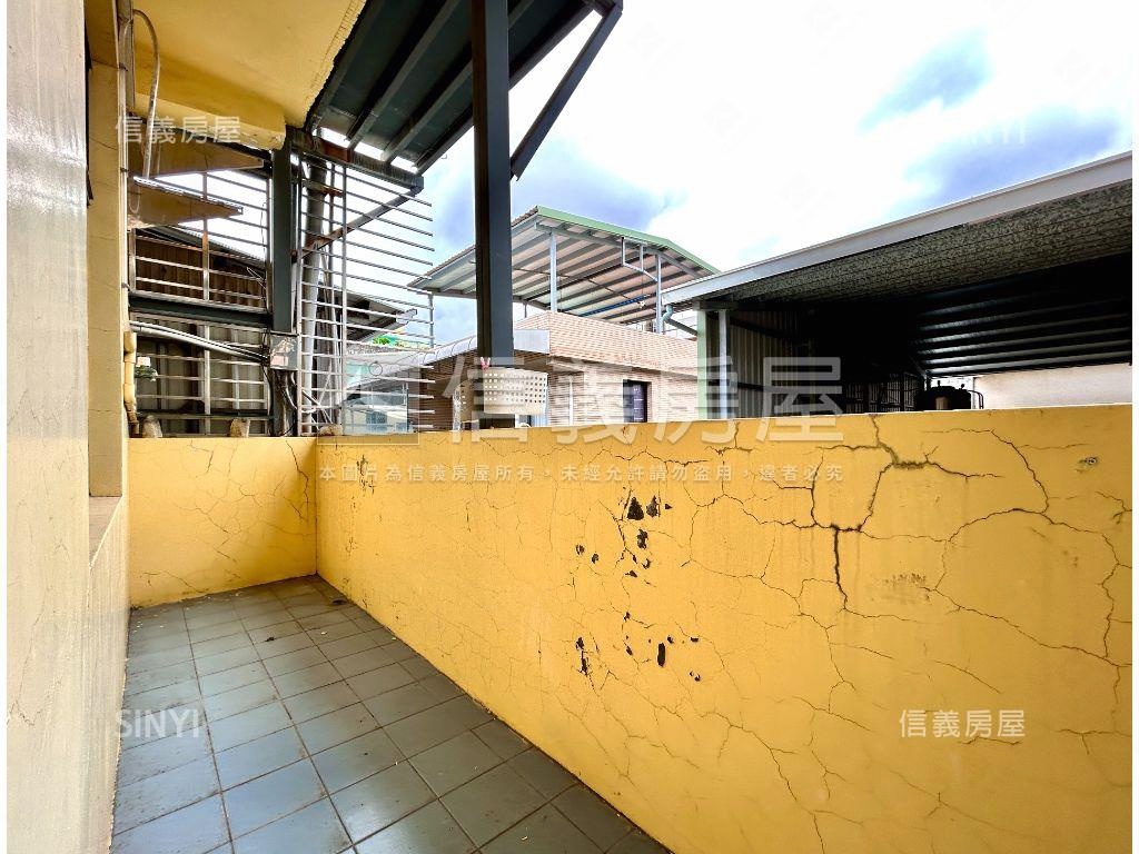 近科工館雙鐵前路後巷透店房屋室內格局與周邊環境