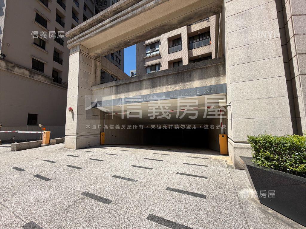 高鐵ＩＰＡＲＫ三房雙車位房屋室內格局與周邊環境