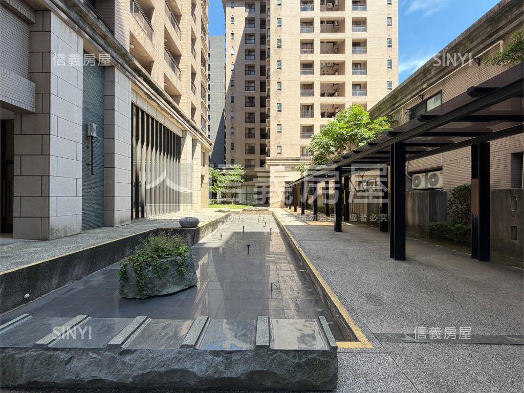 高鐵ＩＰＡＲＫ三房雙車位房屋室內格局與周邊環境