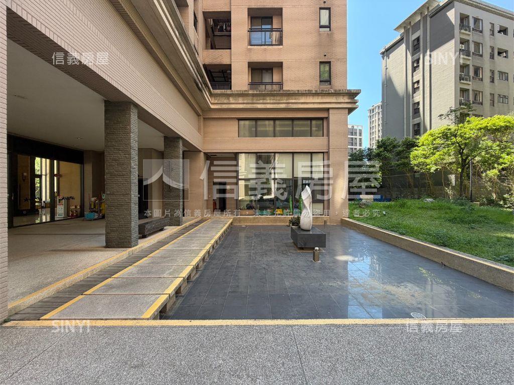 高鐵ＩＰＡＲＫ三房雙車位房屋室內格局與周邊環境