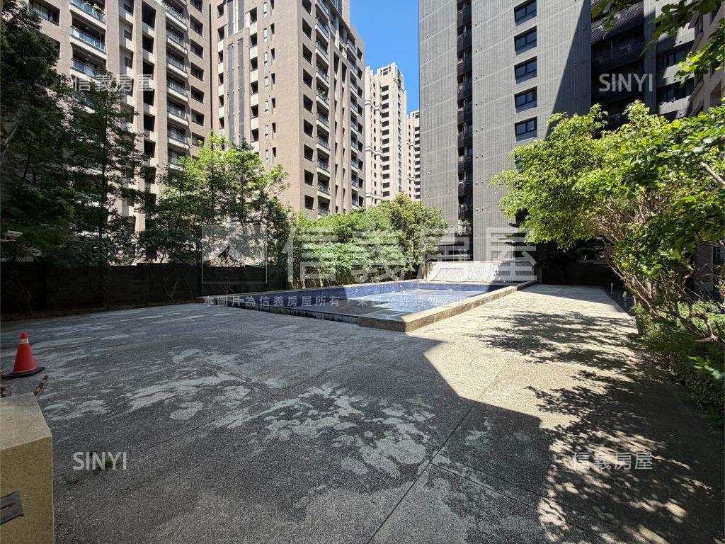 高鐵ＩＰＡＲＫ三房雙車位房屋室內格局與周邊環境