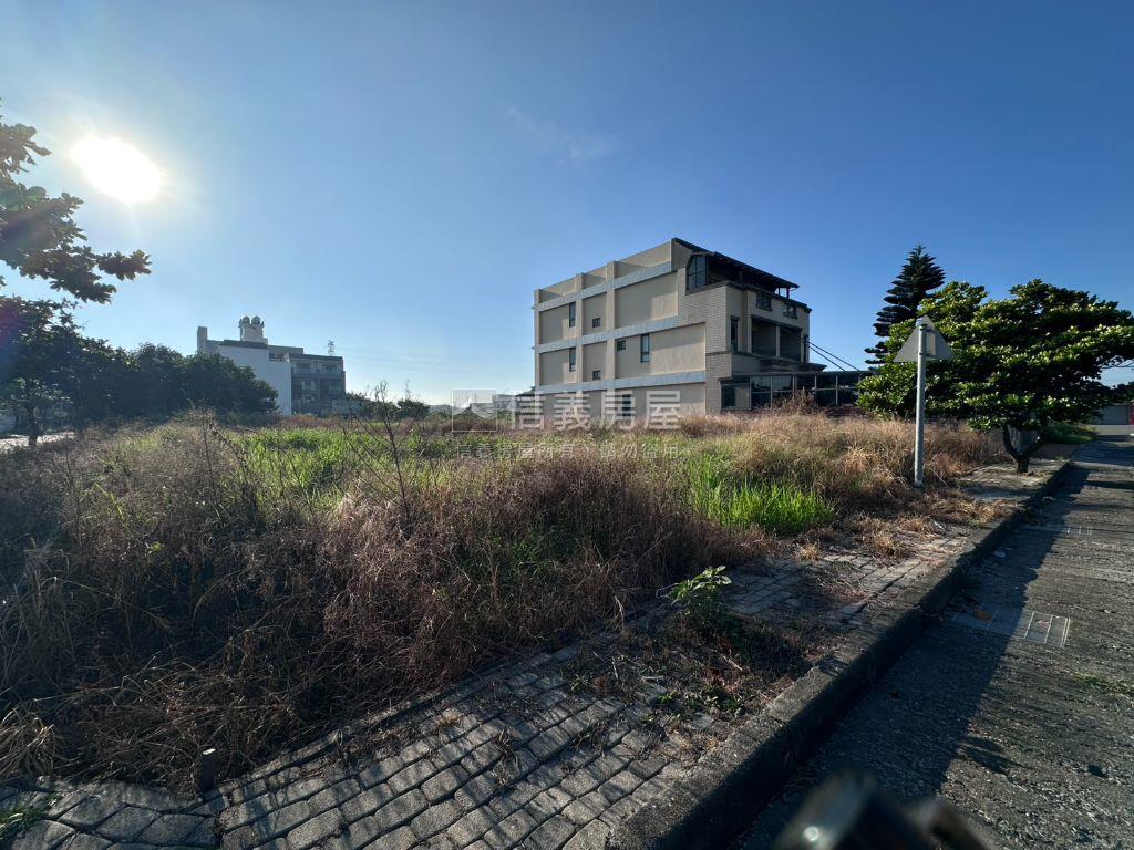 雙面臨路大面寬住一地房屋室內格局與周邊環境