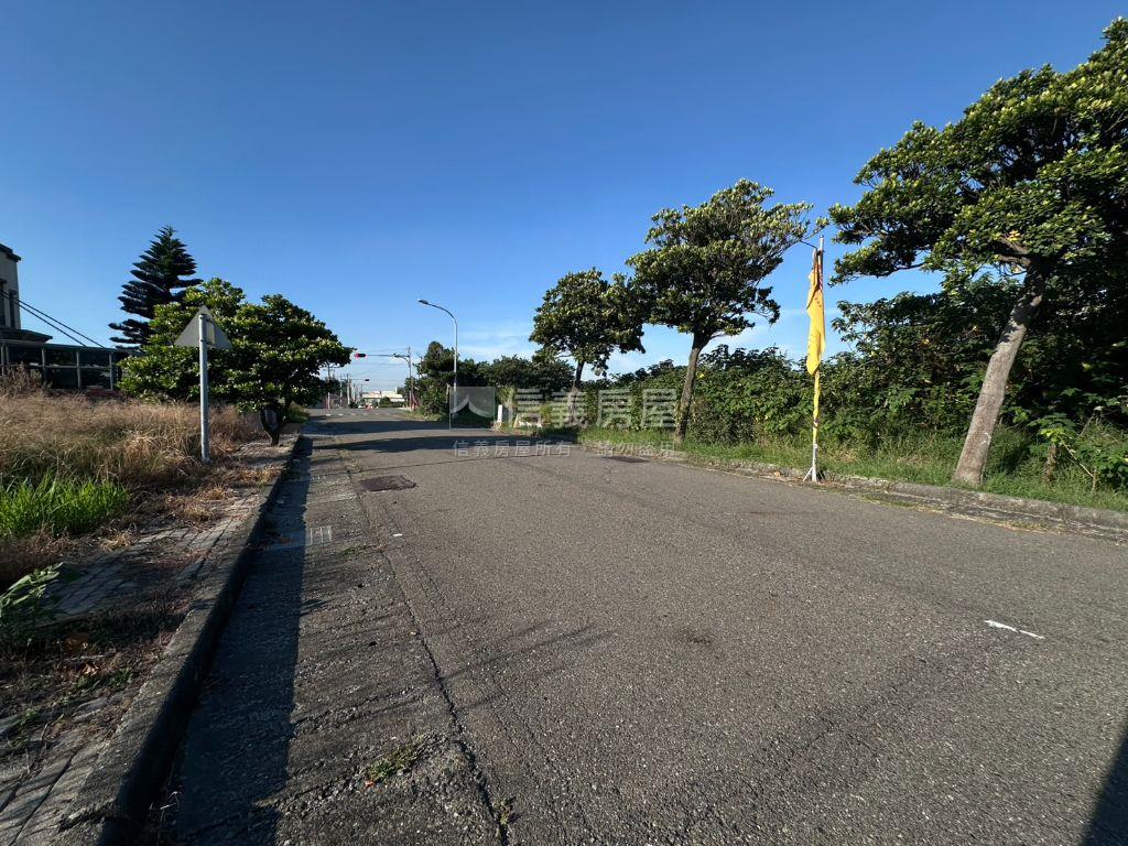 雙面臨路大面寬住一地房屋室內格局與周邊環境