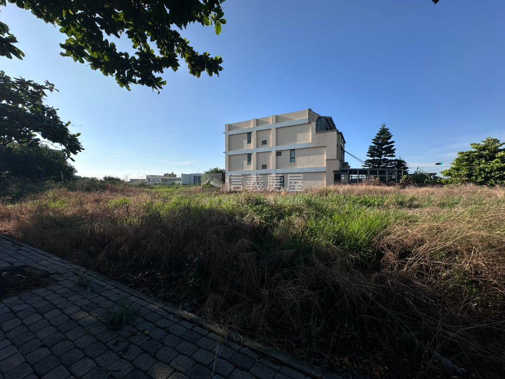 雙面臨路大面寬住一地房屋室內格局與周邊環境