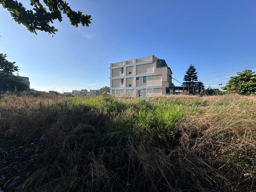 雙面臨路大面寬住一地房屋室內格局與周邊環境