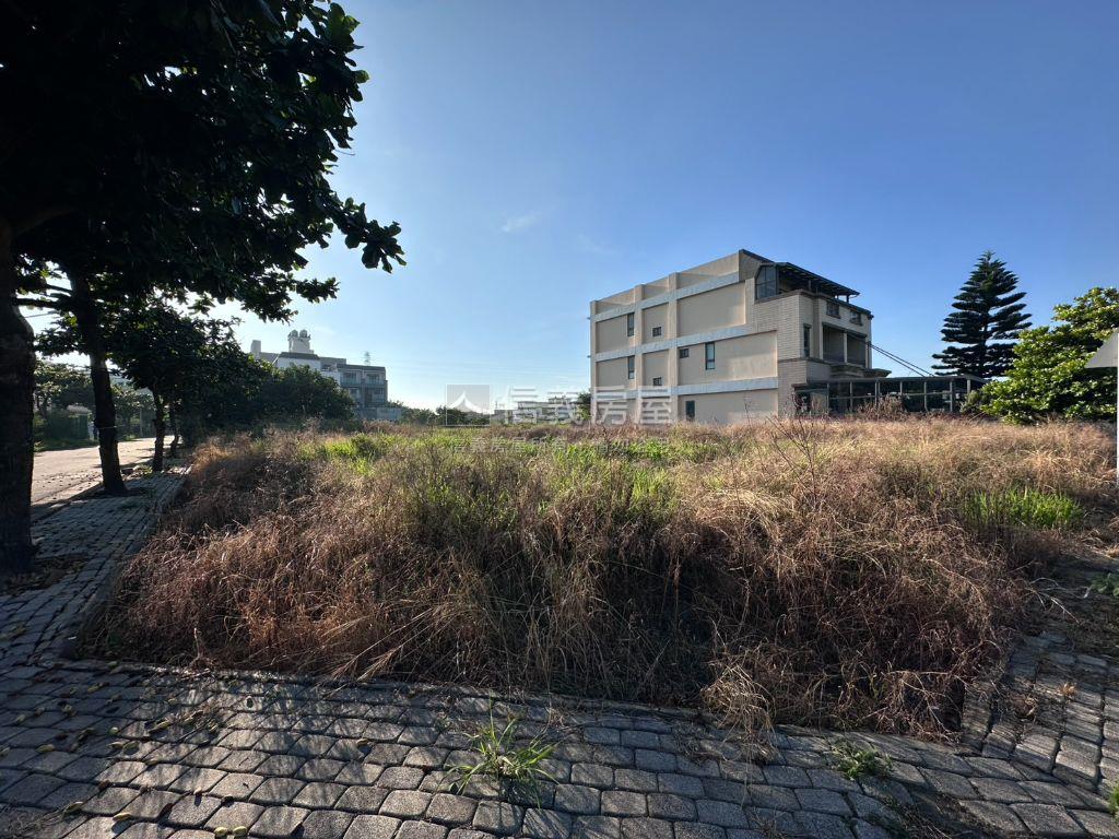 雙面臨路大面寬住一地房屋室內格局與周邊環境