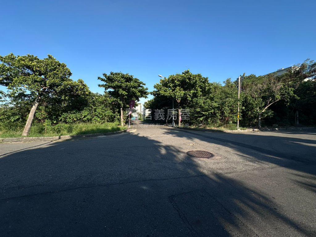 雙面臨路大面寬住一地房屋室內格局與周邊環境