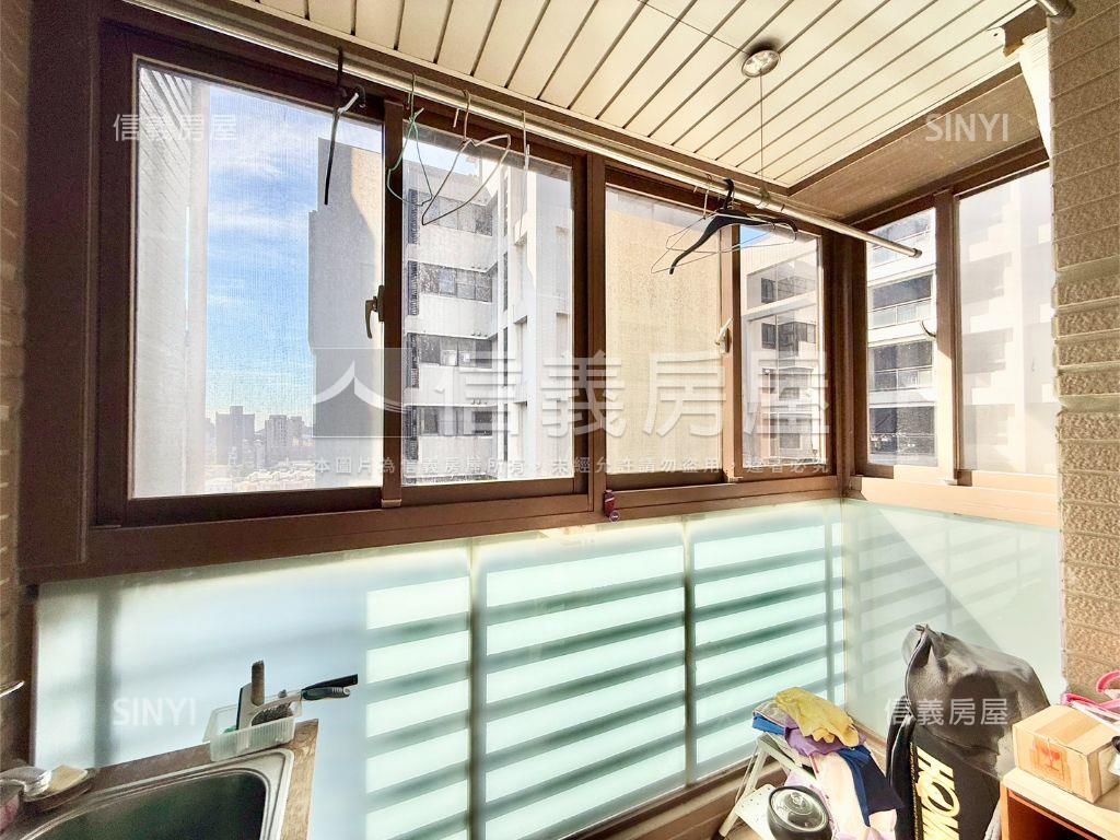 高鐵天際線｜大三房雙車位房屋室內格局與周邊環境