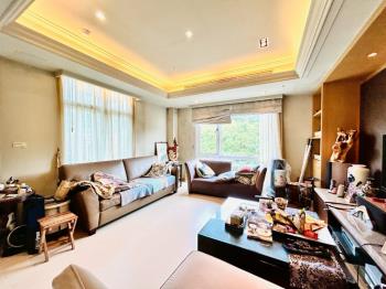 森呼吸上隱露臺滿綠意豪邸