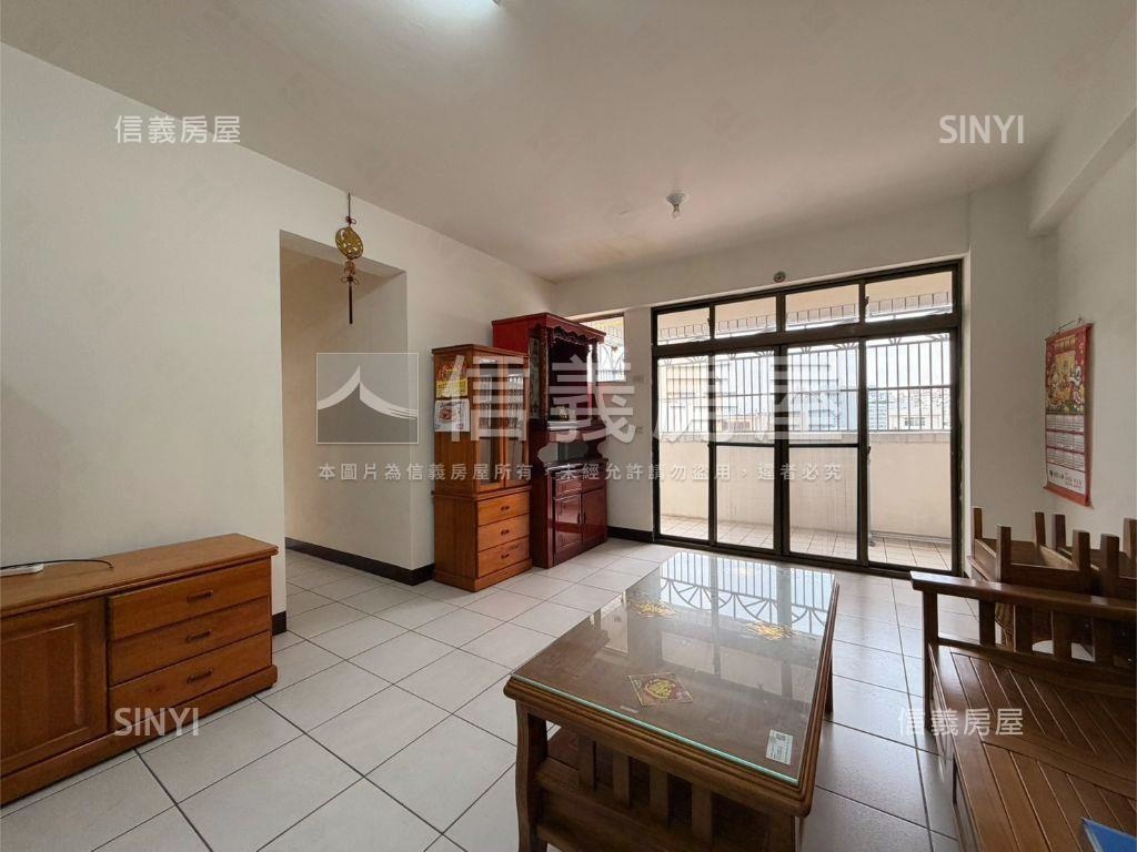 新青年城家大前陽台三房房屋室內格局與周邊環境