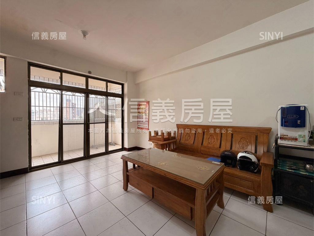 新青年城家大前陽台三房房屋室內格局與周邊環境