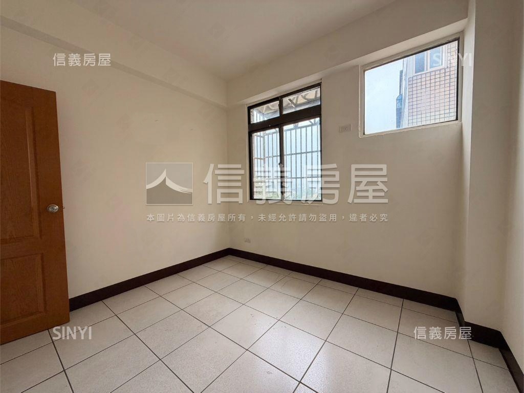 新青年城家大前陽台三房房屋室內格局與周邊環境