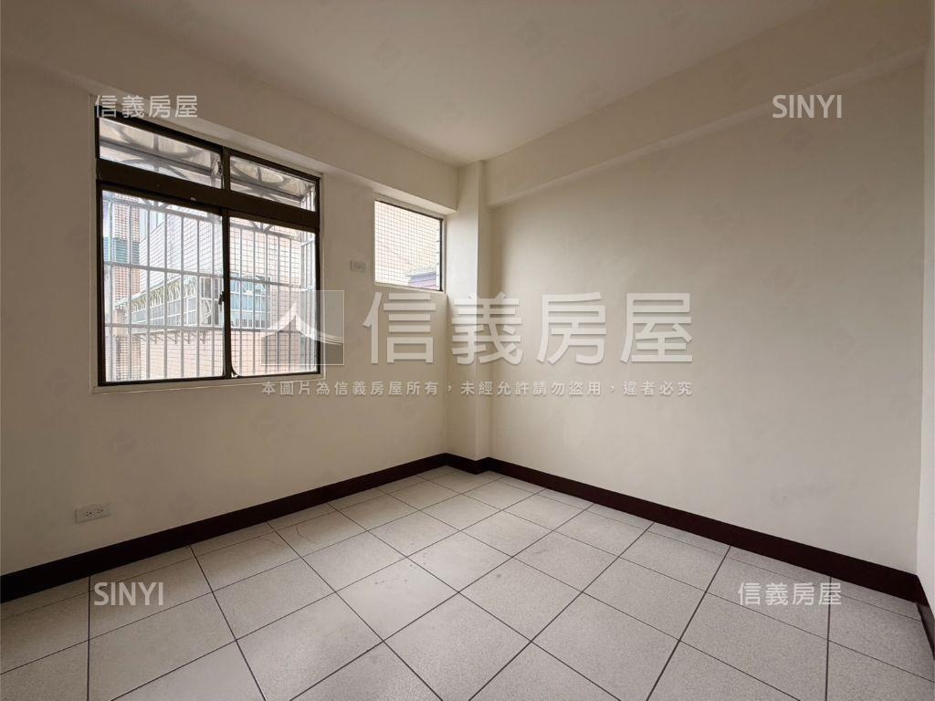 新青年城家大前陽台三房房屋室內格局與周邊環境