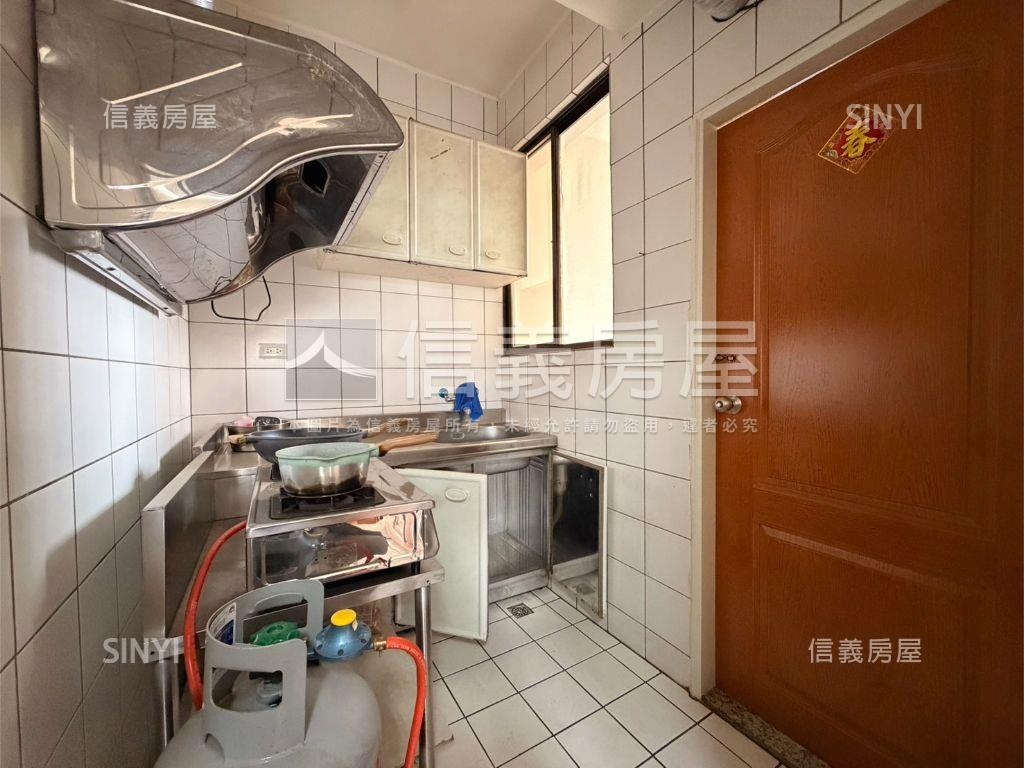 新青年城家大前陽台三房房屋室內格局與周邊環境