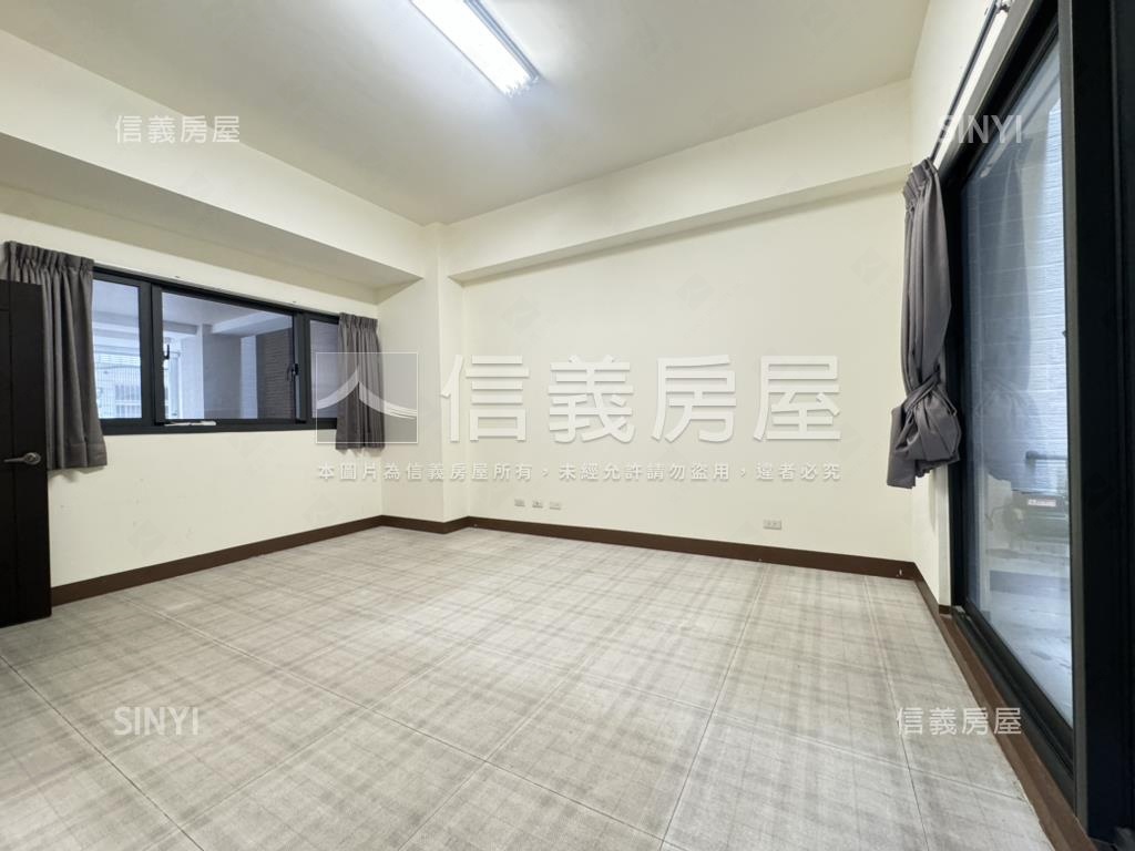 亞灣愛河畔全新電梯雙車墅房屋室內格局與周邊環境