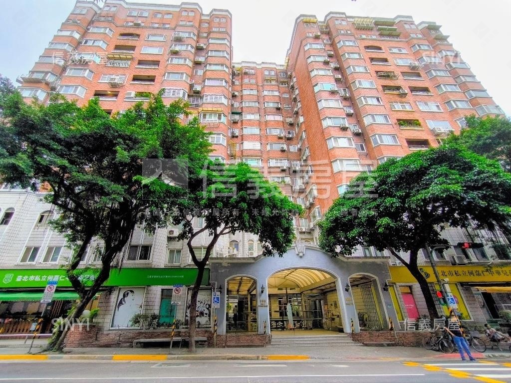 中華路電梯四房有中庭管理房屋室內格局與周邊環境