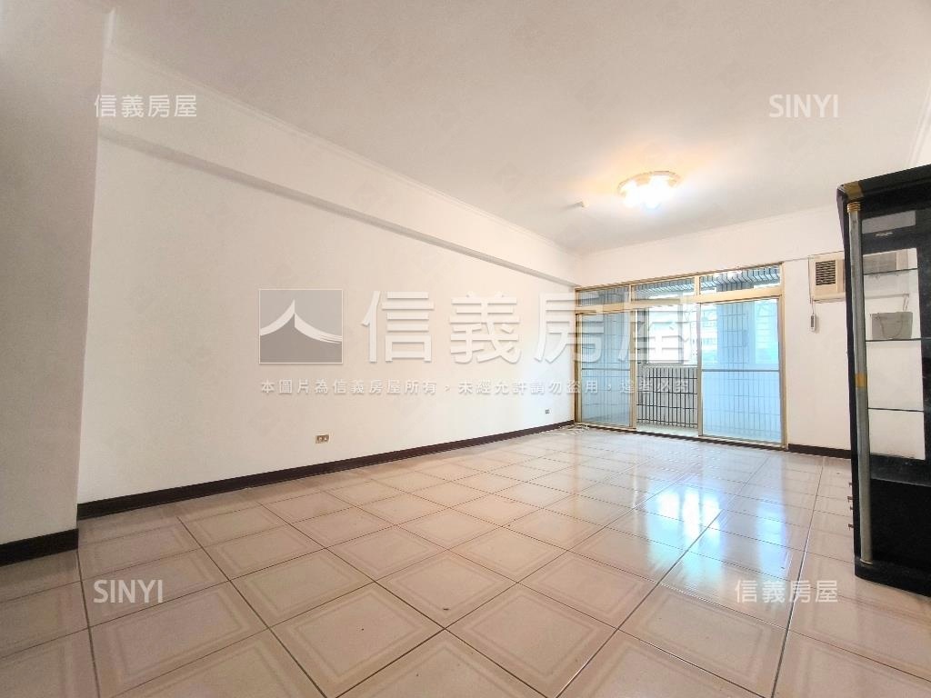 中華路電梯四房有中庭管理房屋室內格局與周邊環境