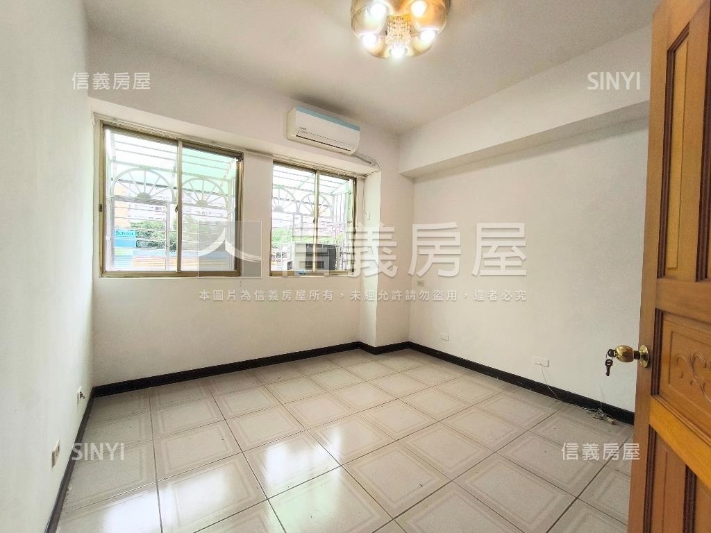 中華路電梯四房有中庭管理房屋室內格局與周邊環境
