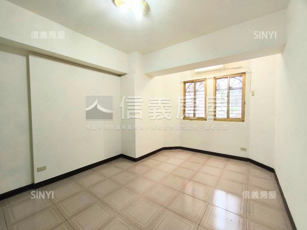 中華路電梯四房有中庭管理房屋室內格局與周邊環境