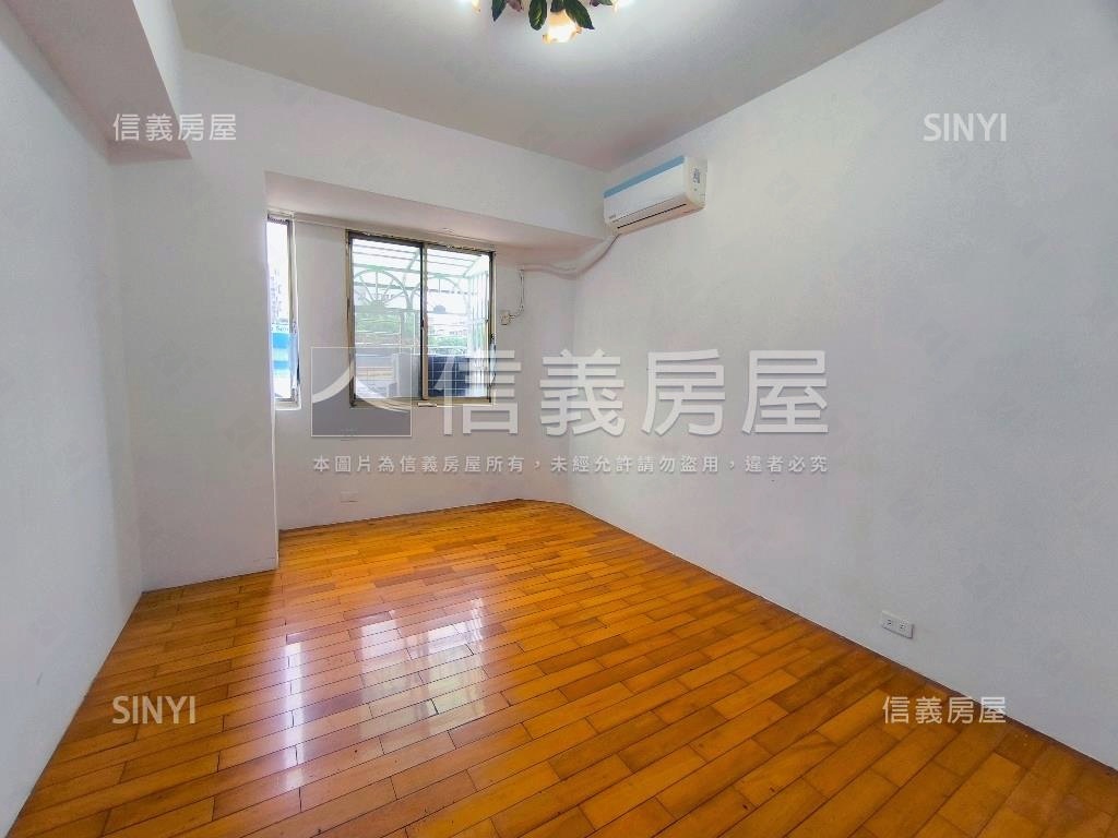 中華路電梯四房有中庭管理房屋室內格局與周邊環境