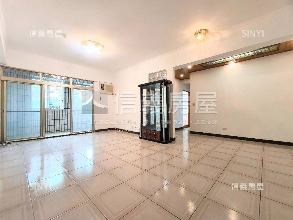 中華路電梯四房有中庭管理房屋室內格局與周邊環境
