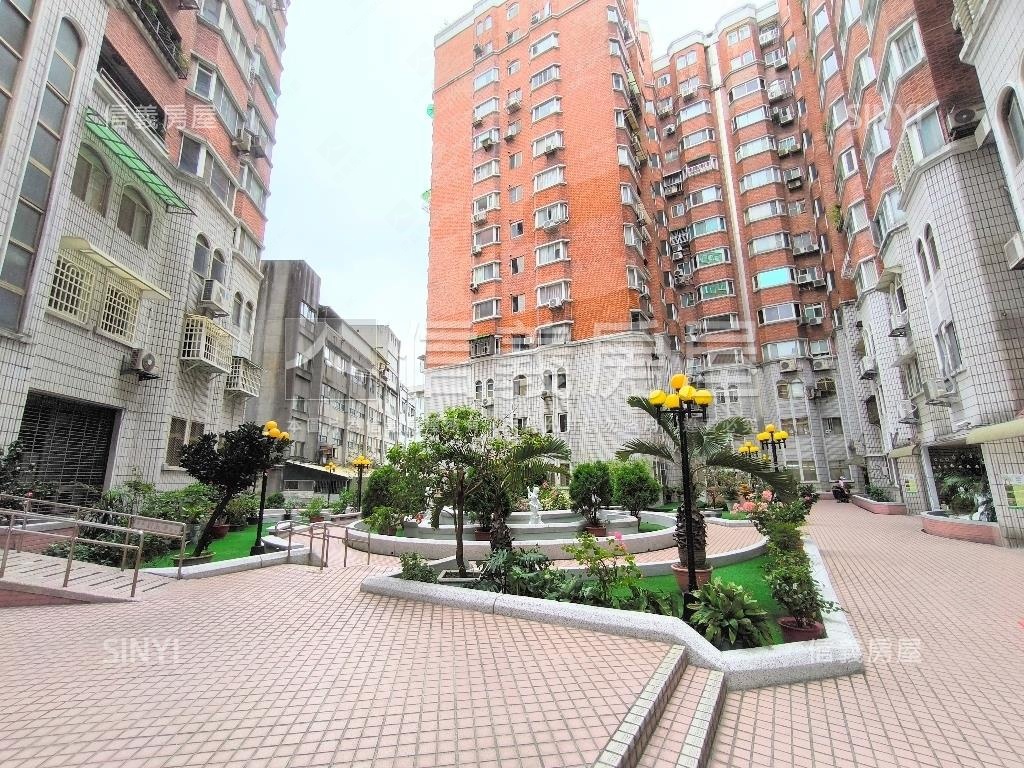 中華路電梯四房有中庭管理房屋室內格局與周邊環境