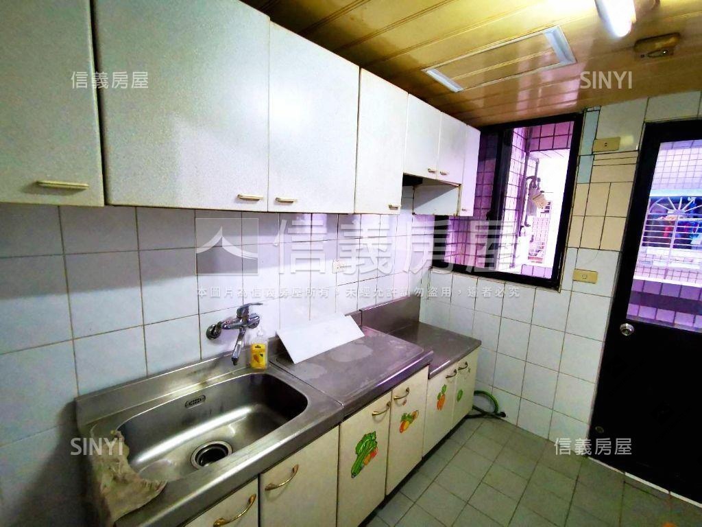 捷運低總價電梯社區四房房屋室內格局與周邊環境