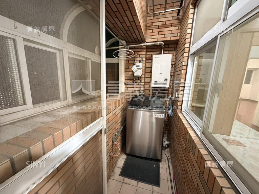 青春物語兩房平面車位房屋室內格局與周邊環境