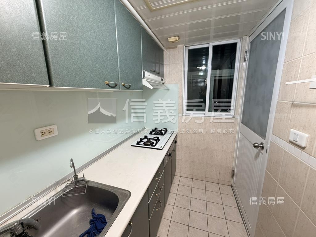 青春物語兩房平面車位房屋室內格局與周邊環境