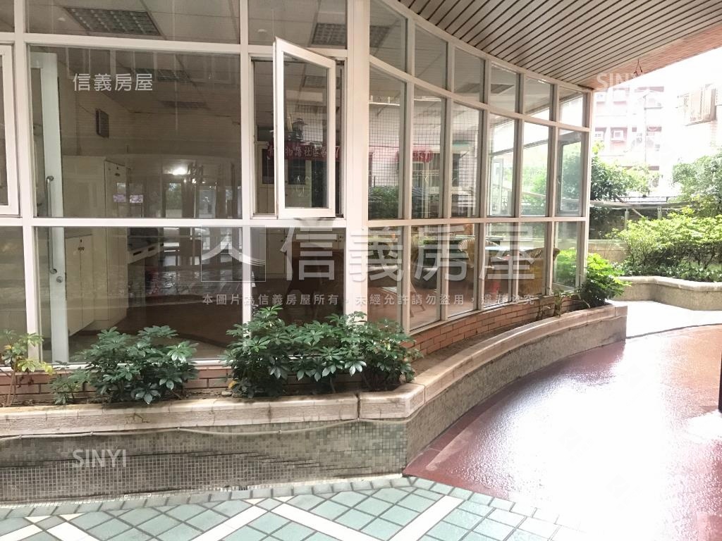 青春物語兩房平面車位房屋室內格局與周邊環境