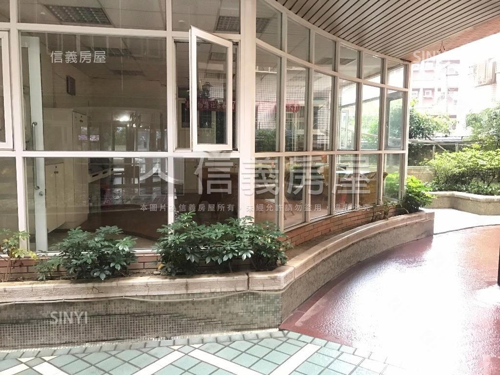 青春物語兩房平面車位房屋室內格局與周邊環境