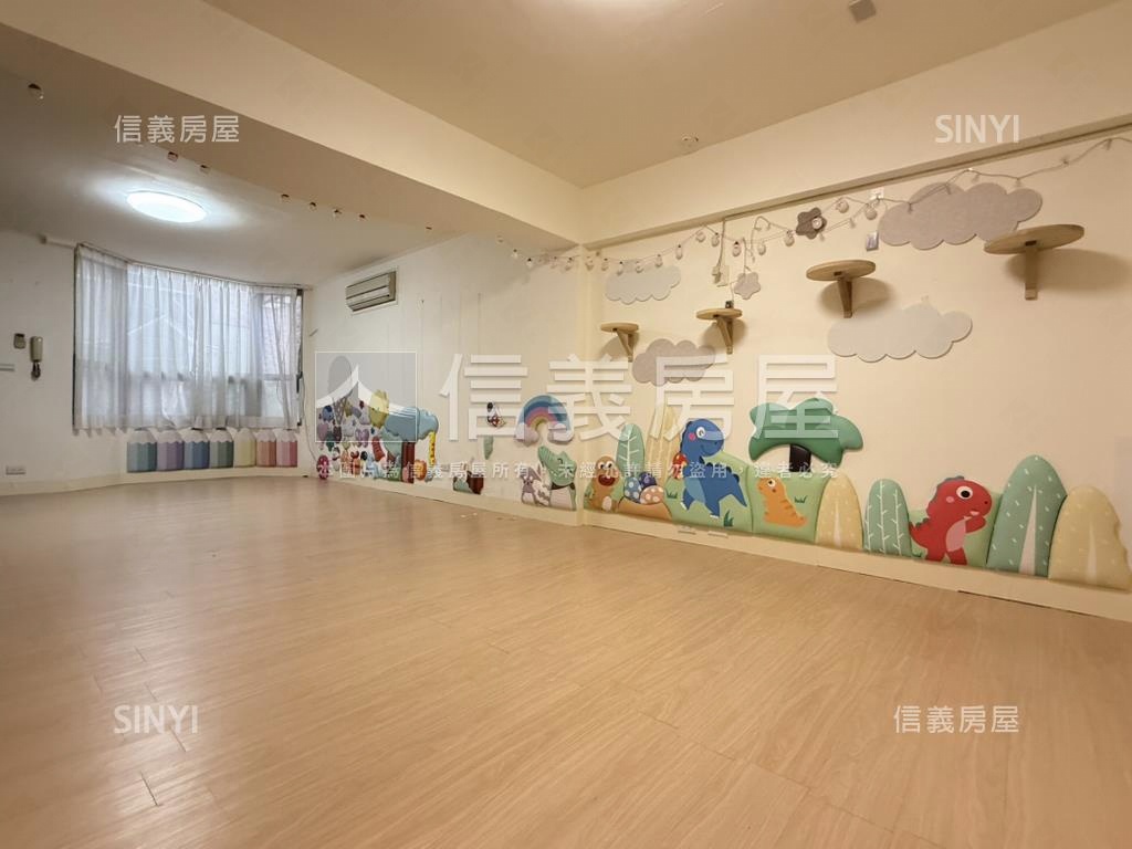 七期精選公園別墅附雙車位房屋室內格局與周邊環境